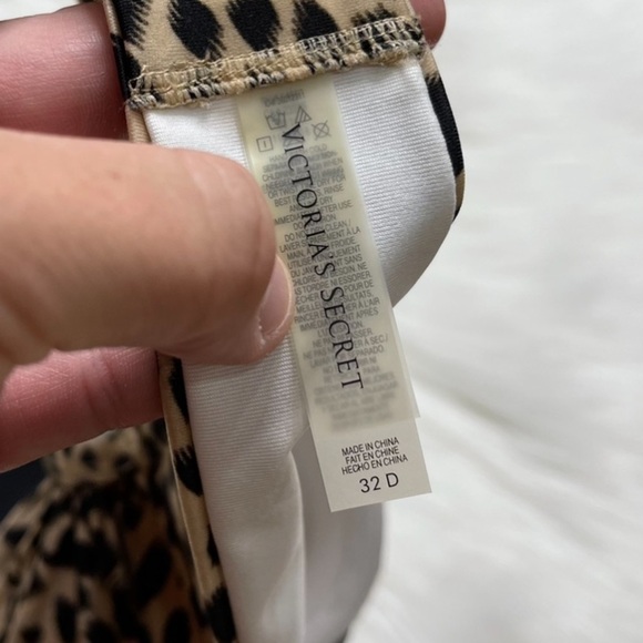 Victorias Secret Bikini Top Swimsuit - Picture 3 of 5